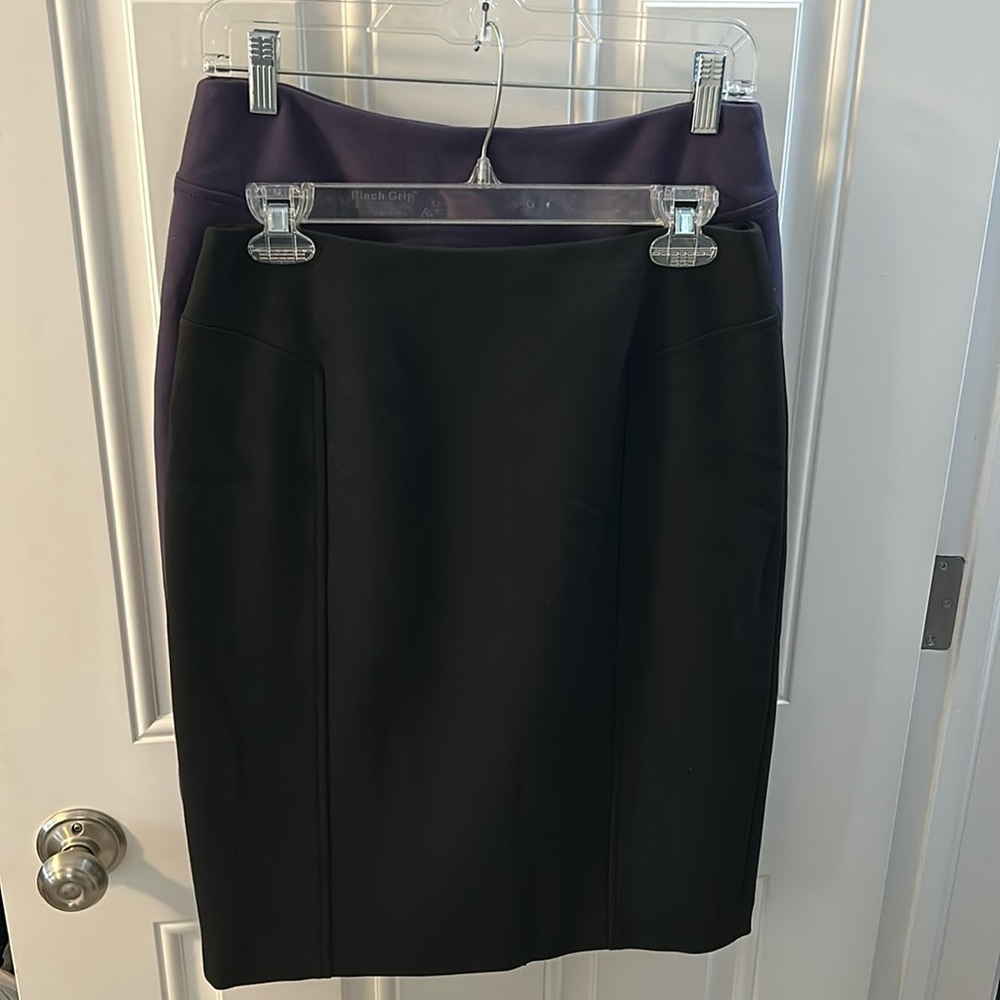 Lot of 2 Halogen Nordstrom brand pencil skirts size 4 plum/purple and black zip